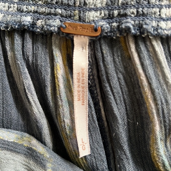 Free People- beach pant - Picture 3 of 5